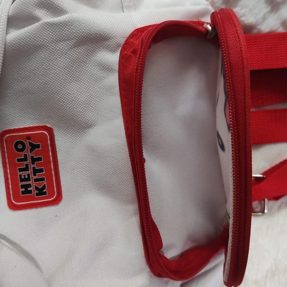 Hello Kitty White and Red Mini Backpack - Picture 4 of 4